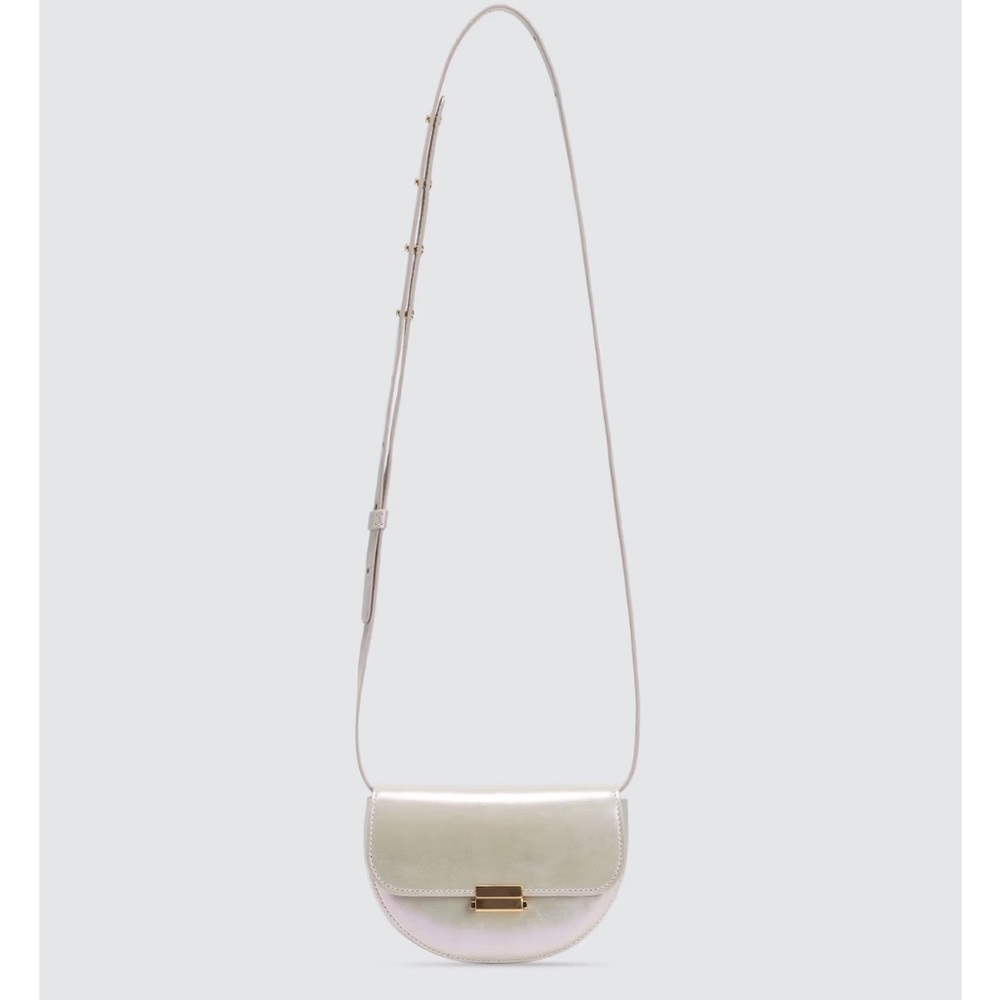 NWOT WANDLER Anna Belt Bag w/ dust bag. Pearlized Iridescent Leather